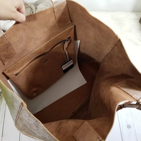 SOLD Frye Carson tote bag metallic gold leather - Picture 5 of 8